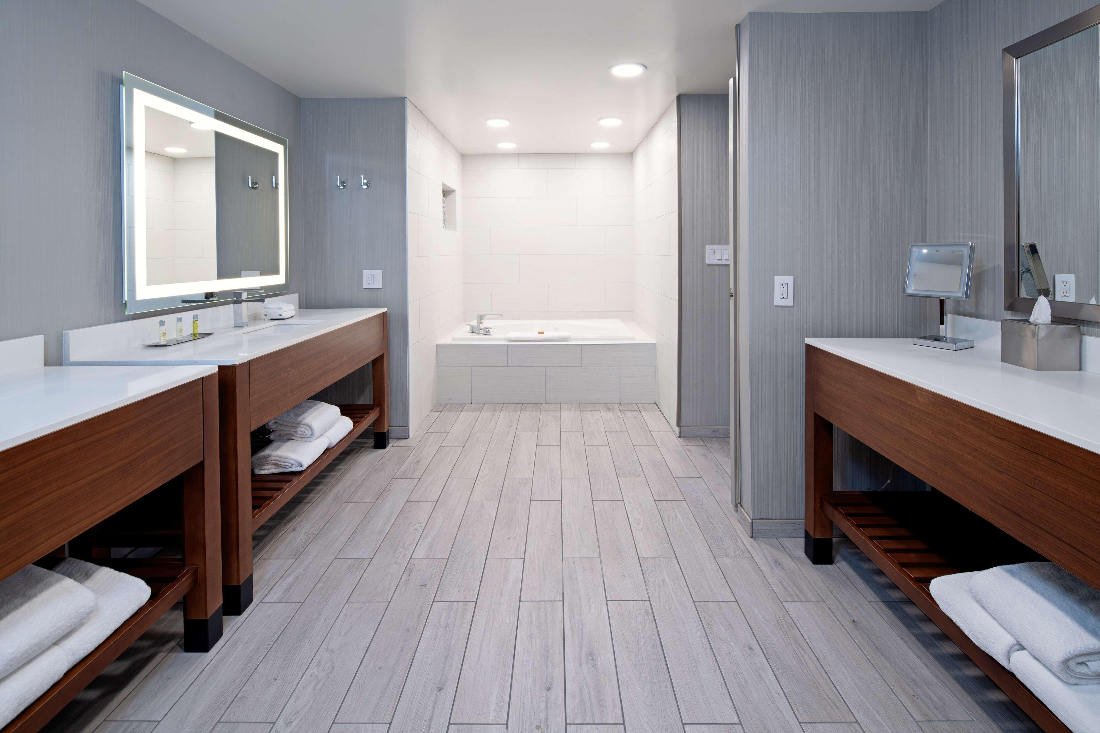 Doubletree By Hilton Bakersfield Hotel Luaran gambar